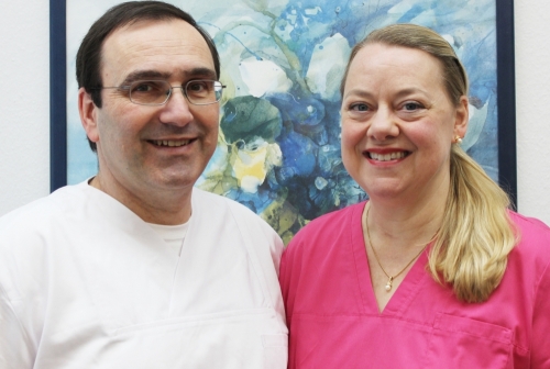 Dr. Holger und Katherine Ohm sind in Ihrer Bovender Zahnarztpraxis immer fr die Patienten da.