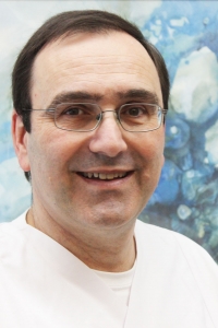 Dr. med. dent. Holger Ohm ist auch in der Lehre tätig